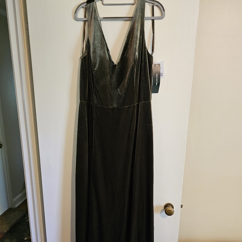Nouvelle Velvet Dress 'Moss' color
